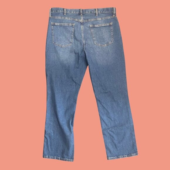 Old Navy Straight Built-In Flex Jeans (38x30) - Classic Mid-Wash Comfort Fit - Picture 4 of 12